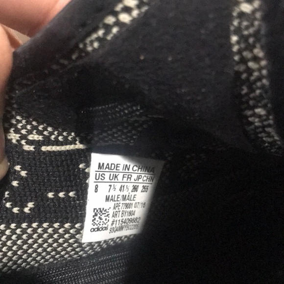 Yeezy sz 8  !! 100 % Authentic with box - Picture 3 of 5